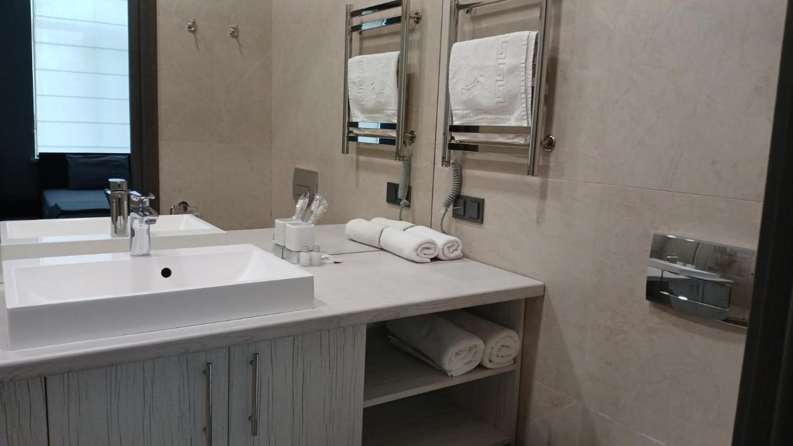 Prestige Apartments นิปโปรเซอร์เซียนสกาย ภายนอก รูปภาพ